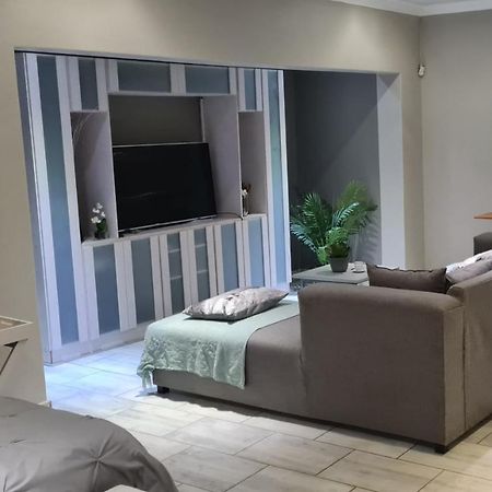 Bayswater Guest Rooms ブルームフォンテーン エクステリア 写真